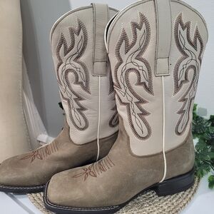 women's mexican leather cowboy boots size 8.